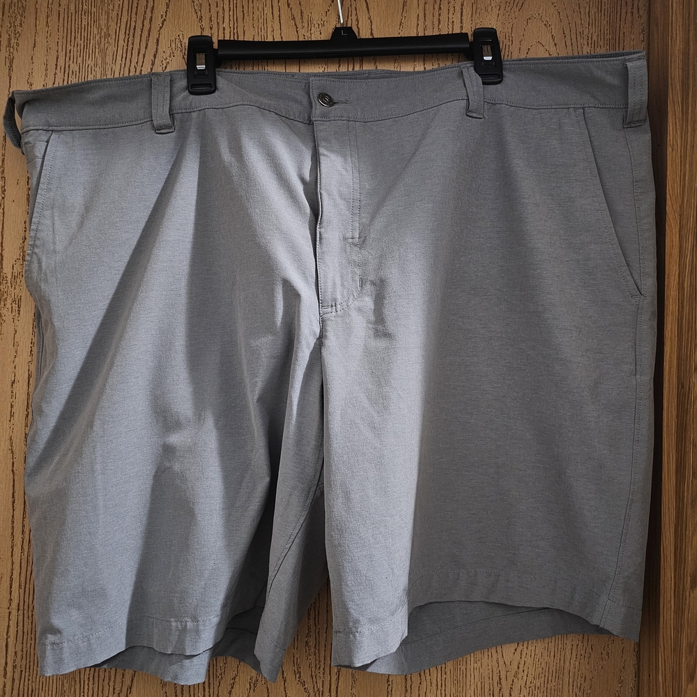 Duluth Trading Co Men's Light Gray Flat Front Shorts